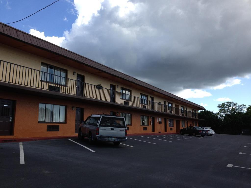 Americas Best Value Inn North Port Exterior photo